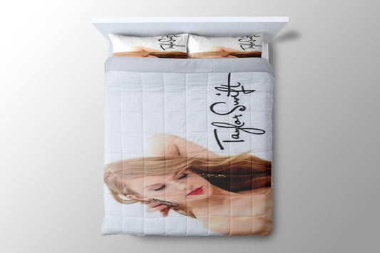 Taylor Swift Red Lip Photo Duvet Cover - King